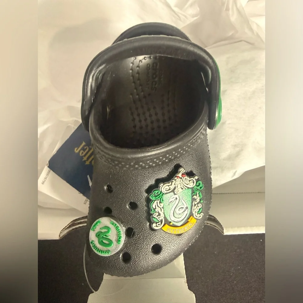 Harry Potter Little Kids Black Crocs with Green Accents Size 4 NEW